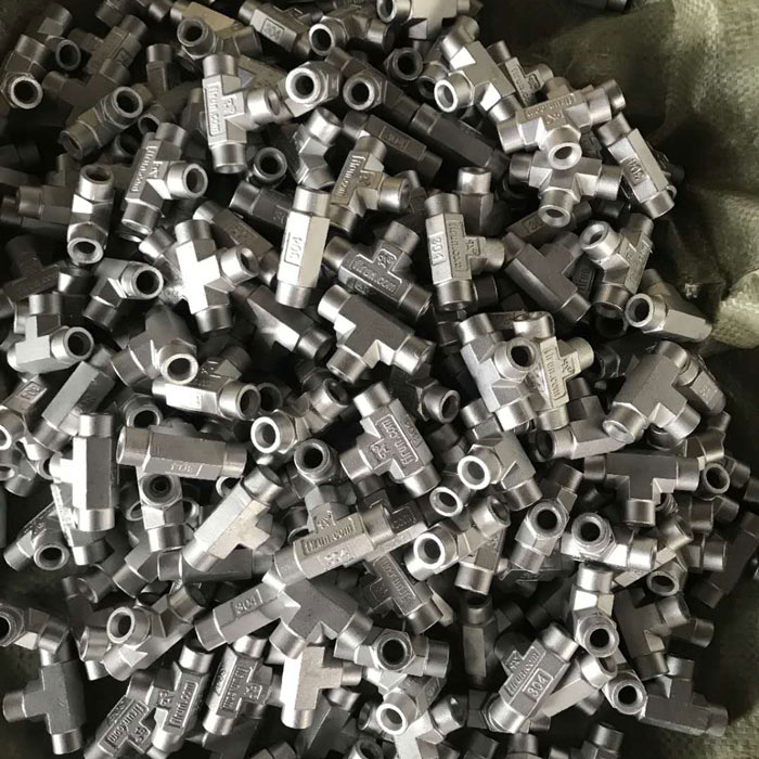精铸 三通